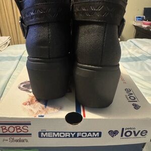 Skechers Bob’s Women's Black wedge ankle boots with Memory Foam